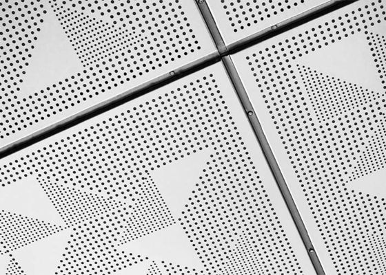 1.5mm grubość Aluminium Perforated Metal Ceiling Monolityczny wygląd do modernizacji