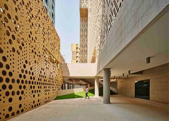 Perforowana metalowa fasada budynku połączenie funkcji i estetyki dla architektonicznego projektu elewacji