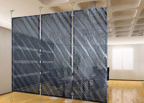 Perforowany metalowy mur rozdzielczy 0,3-12 mm grubość 1,2-2,4 m długość