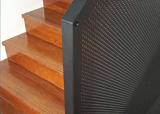 Perforowane panele wypełniające balustrady i poręcze — odporne na rdzę, trwałe i łatwe w utrzymaniu