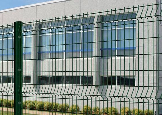 Gorąco osuszone galwanizowane 50 × 200 mm 3D Ogrodzenie bezpieczeństwa 4 mm Włókna średnicy z kwadratowym słupem