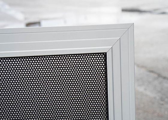 Perforowane aluminiowe zasłony bezpieczeństwa