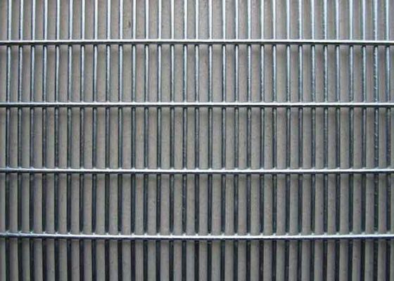 Spawana siatka ogrodzeniowa zabezpieczająca z drutu 4-11 gauge, wysoka sztywność, antykorozyjna