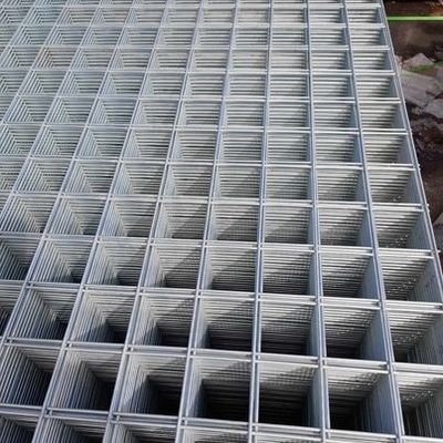 Wysoka wytrzymałość na rozciąganie 1 2 Pvc powlekane spawane siatki drutowe Grubość 0,5 mm    1.0 mm