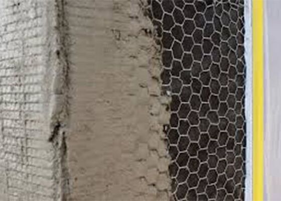 Sześciokątna sieć drutu używana jako sieć sztukowa do wzmocnienia dachu i ściany